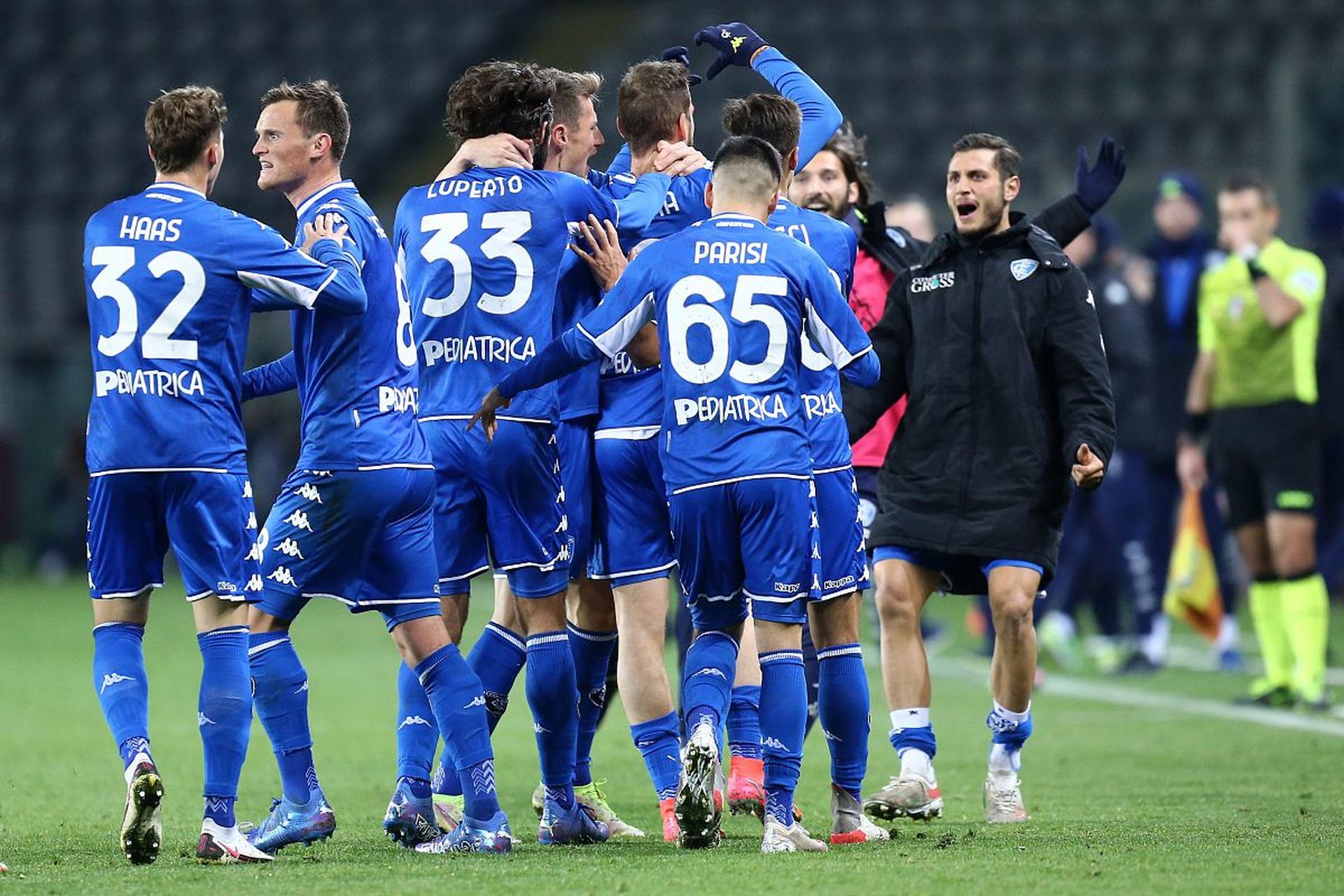 来自多个国 来自多个国