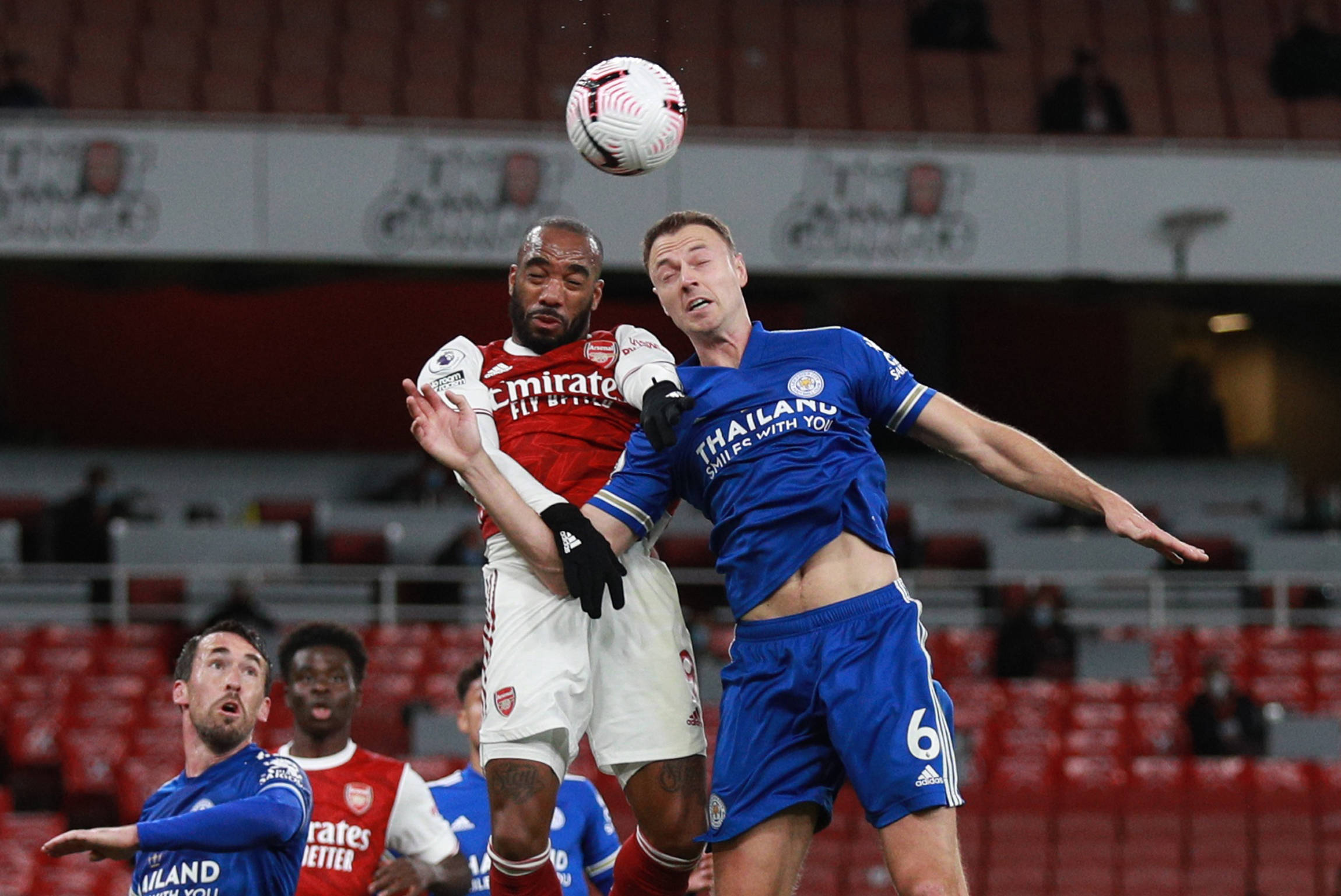 穿着的红色 穿着的红色